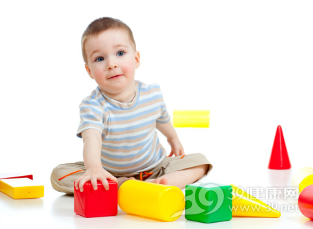 育儿专家：不同月龄宝宝的早教重点